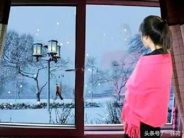 上联是“晨不见日雨纷落”，如何对下联？