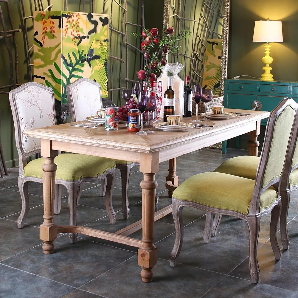 餐桌布置得高端优雅，在家也能办个小年会！