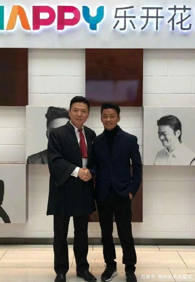 宋喆终获刑6年，王宝强律师晒照乐开花，网友：普天同庆！ 你怎么看？