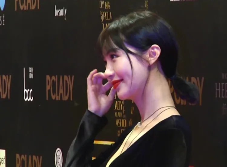 明星走红毯很赏心悦目，可偏偏她却走的惊心动魄？