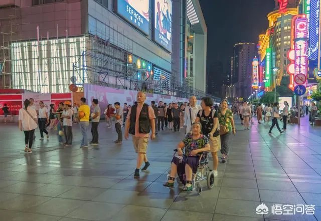 对于上海迪士尼坚持翻包检查你怎么看？