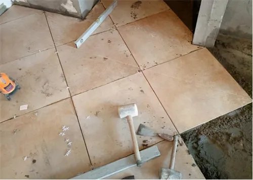 贴地砖的方法与技巧