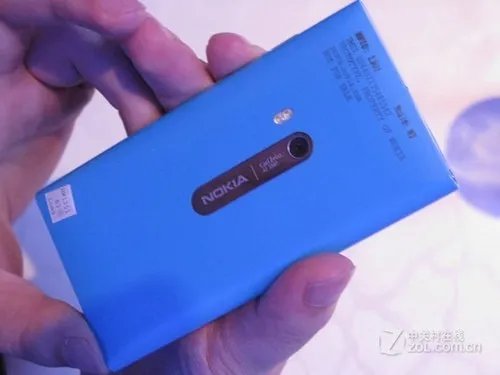 外表很精致 诺基亚N9惊爆价1600元