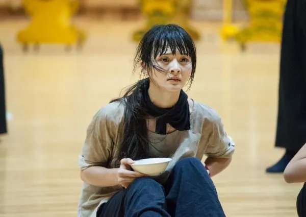 春晚王琪演唱托托可海牧羊人伴舞是谁